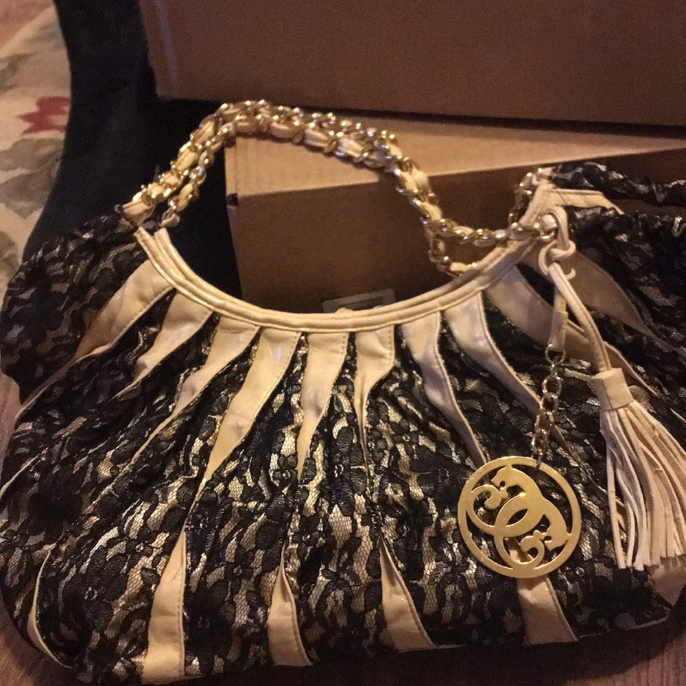 Sharif Designer leather/black lace/gold chain
